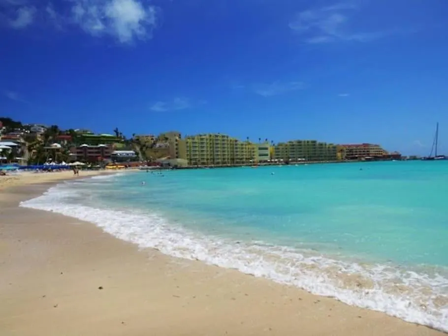 Blue Sky 2 Bedr Apartment With Pool In Simpson Bay Koolbaai