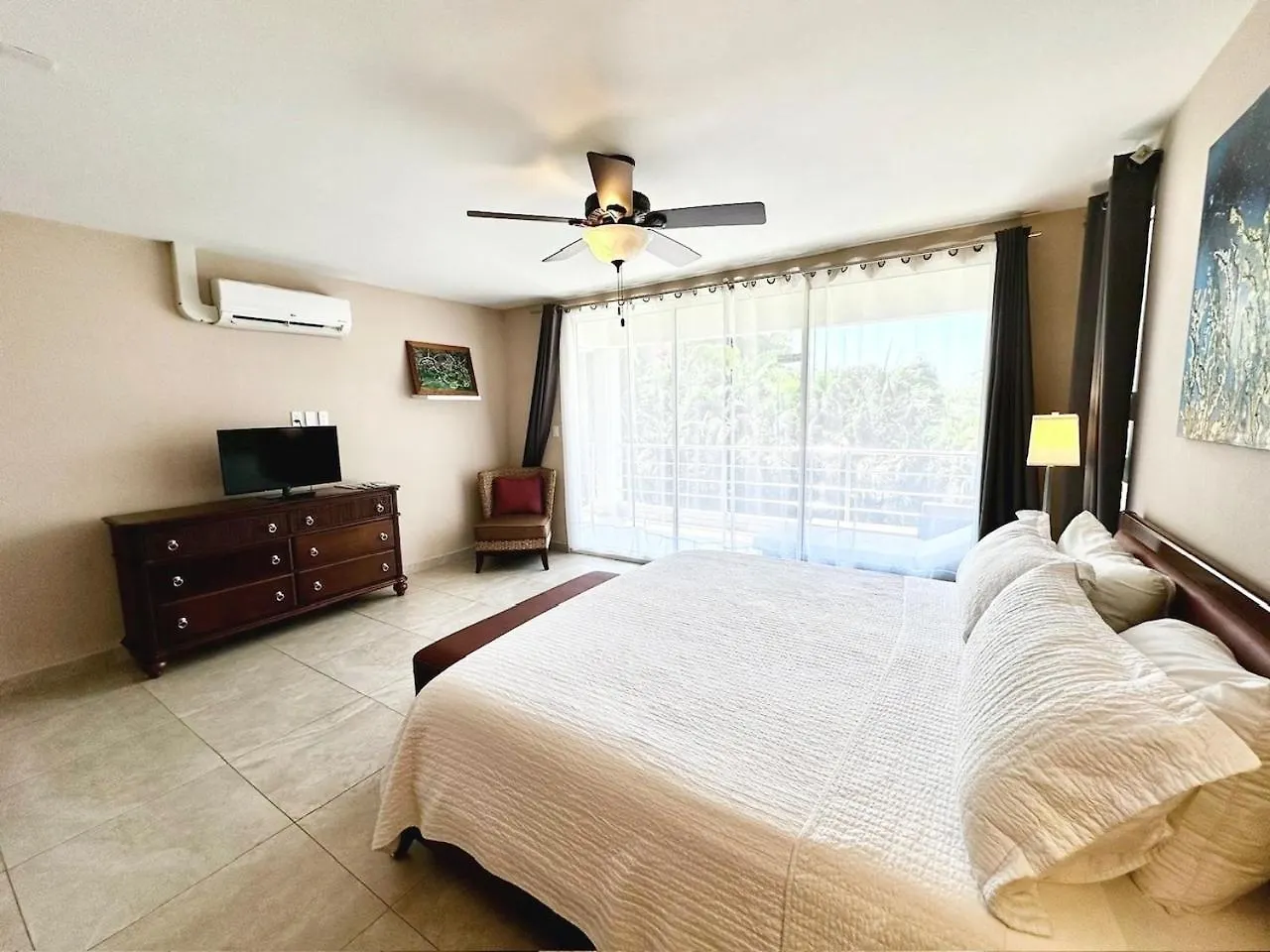 Blue Sky 2 Bedr Apartment With Pool In Simpson Bay Koolbaai シント・マールテン