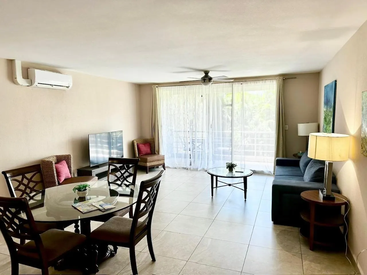 Blue Sky 2 Bedr Apartment With Pool In Simpson Bay Koolbaai 0*,  シント・マールテン
