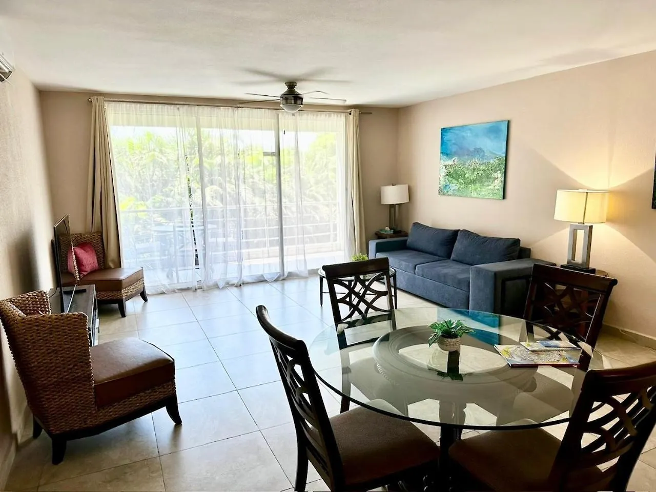 Blue Sky 2 Bedr Apartment With Pool In Simpson Bay Koolbaai